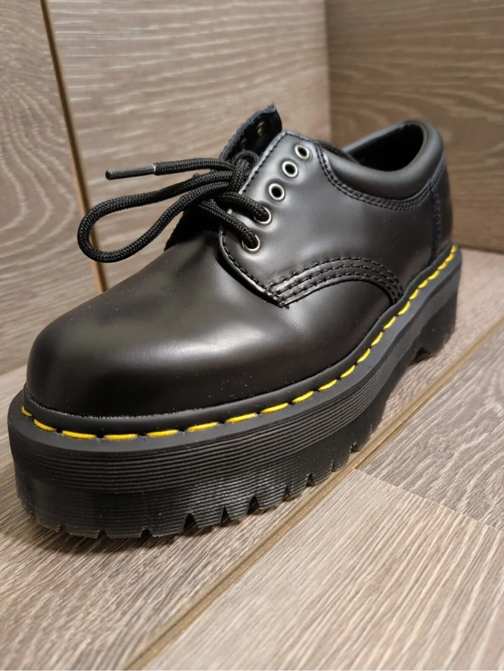 DR. MARTENS 8053 Quad Smooth Leather Platform Shoes Unisex Size M7/W8